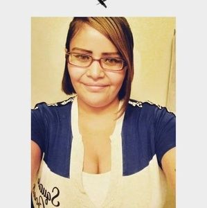 Meet your Posher, Leona